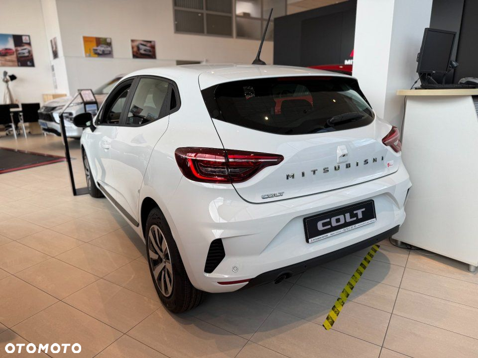 Mitsubishi Colt - 3