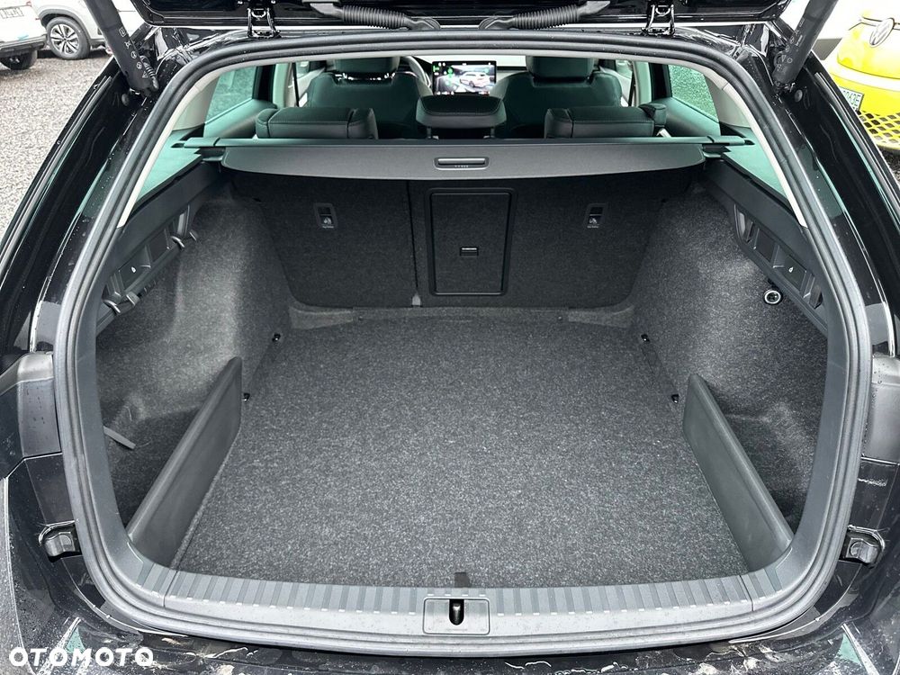 Skoda Octavia 2.0 TDI Edition 130 Selection DSG - 28