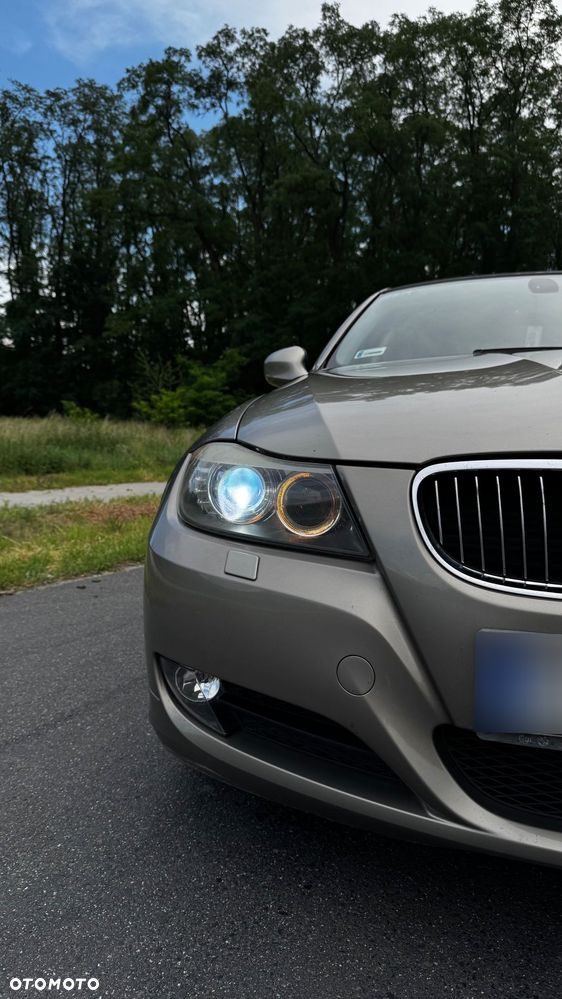 BMW Seria 3 318i - 11