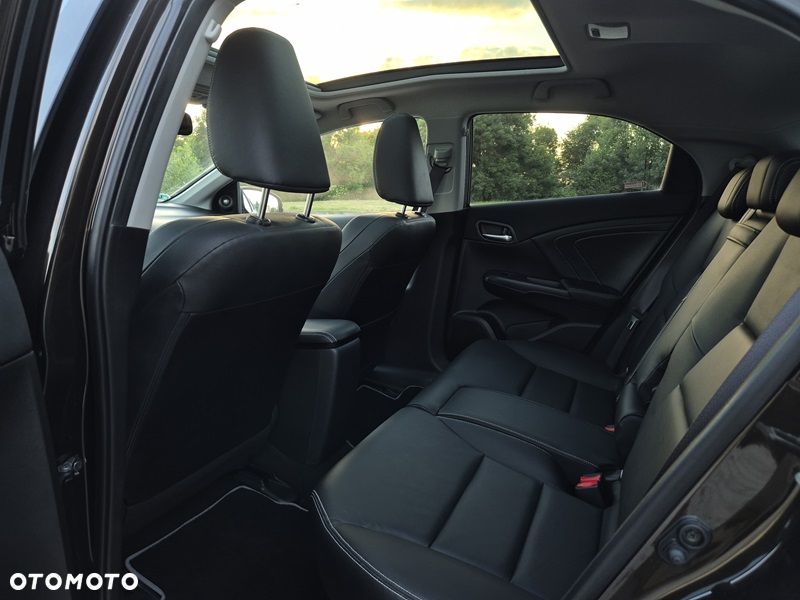 Honda Civic 1.6 i-DTEC Executive Black Edition - 11