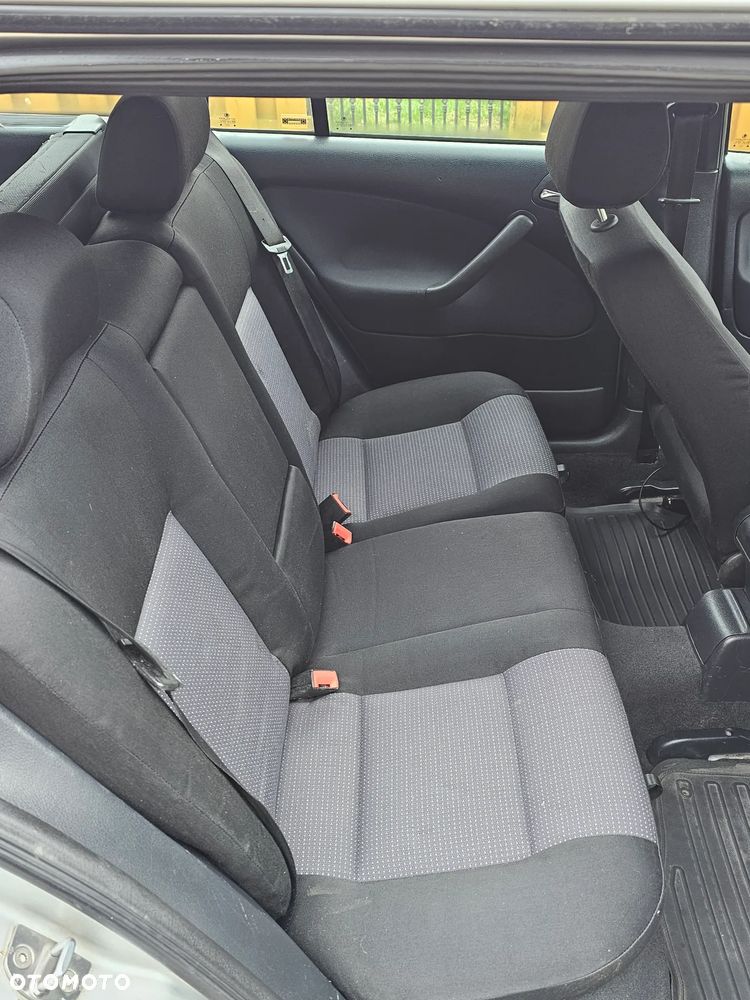 Skoda Octavia 1.8T Elegance - 9