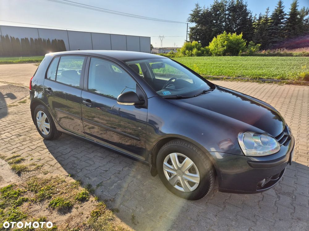 Volkswagen Golf 1.6 FSI Comfortline - 26