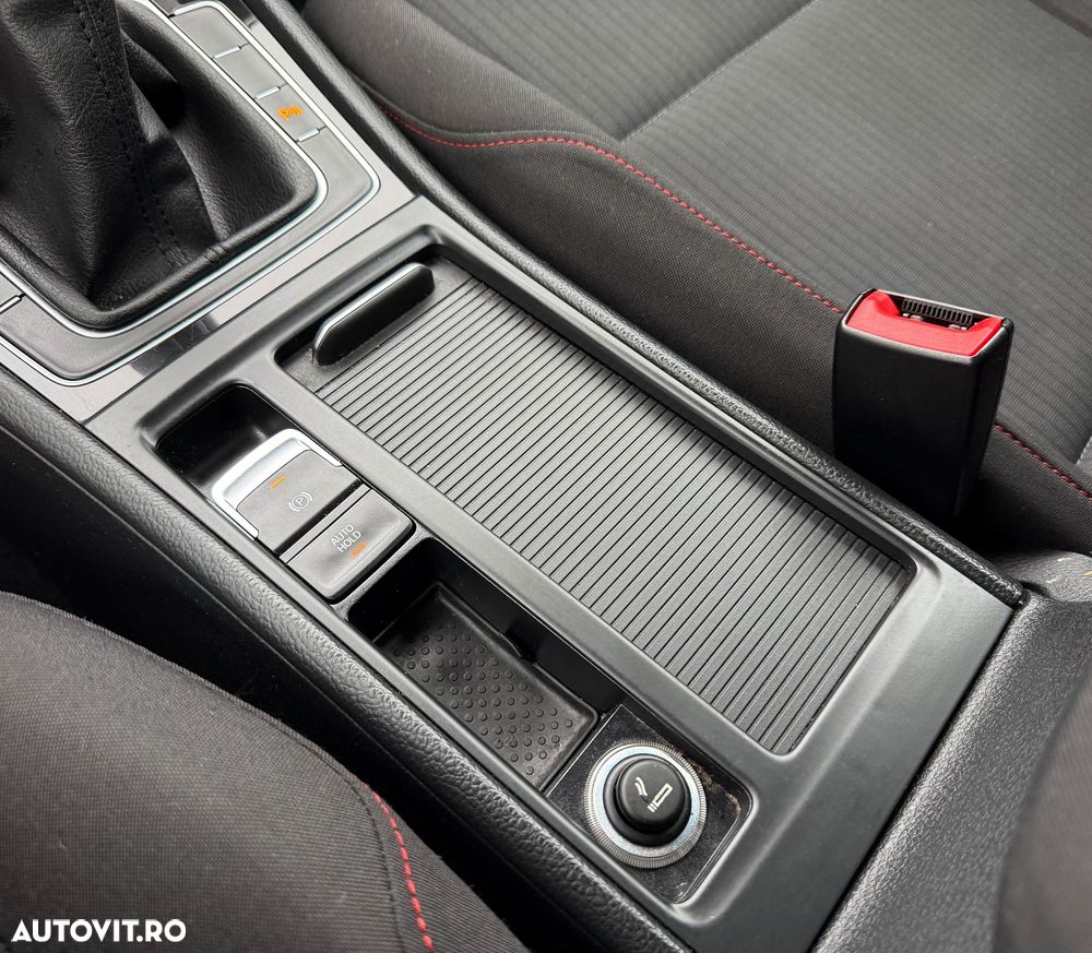 Volkswagen Golf 1.4 TSI Sound - 33