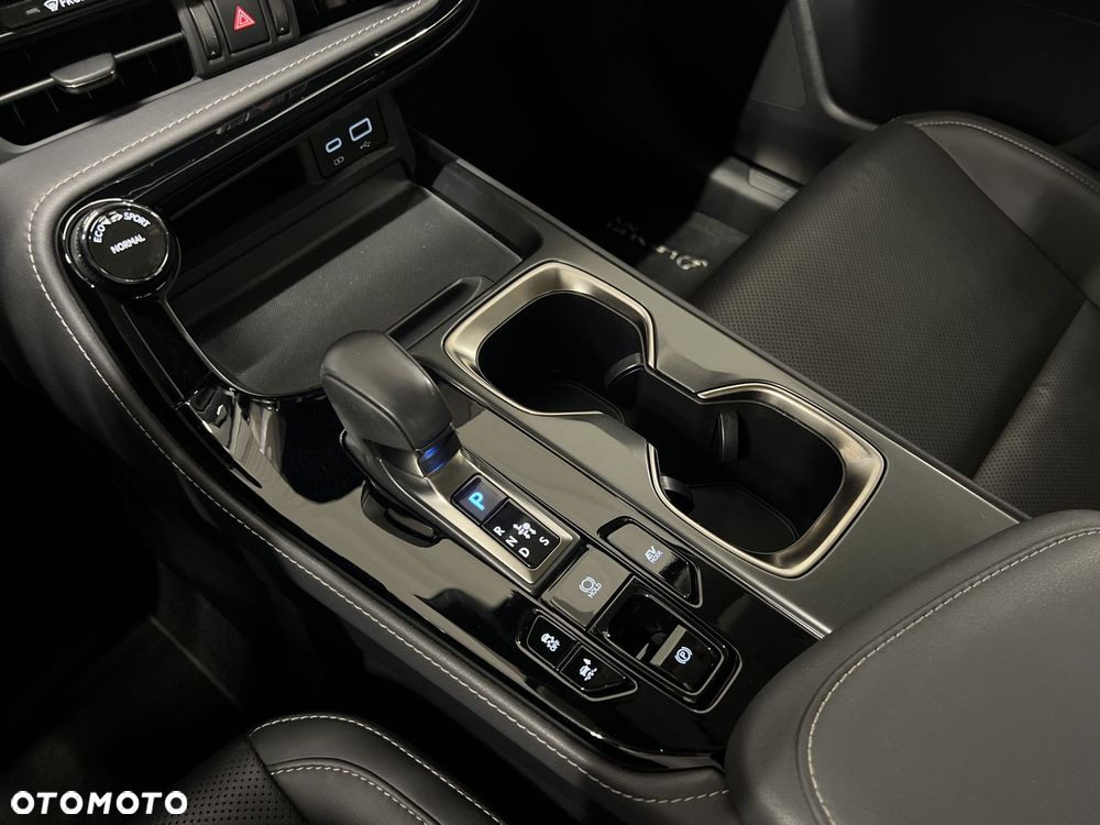 Lexus NX 350h Business AWD - 26