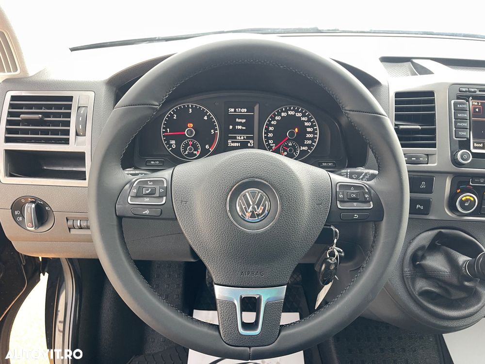 Volkswagen Caravelle - 37