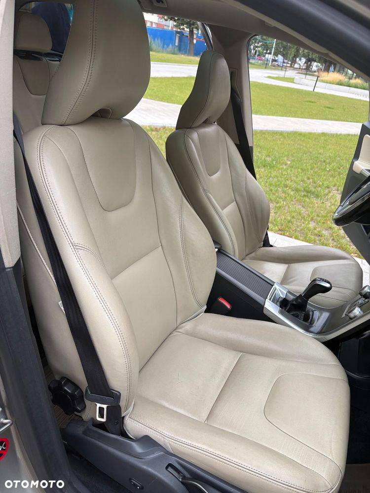 Volvo XC 60 D3 Drive-E Momentum - 18