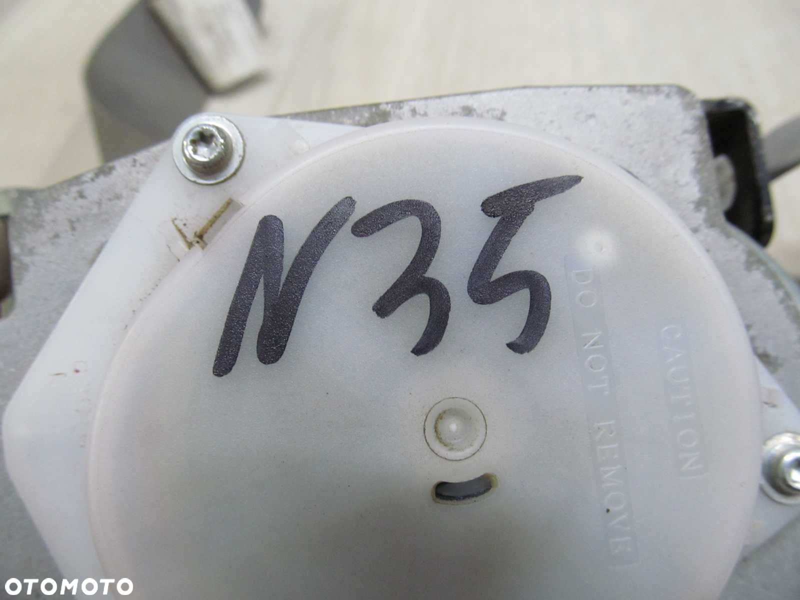 ISUZU N35 N NPR L GRAFTER PAS BEZPIECZENSTWA NAPINACZ C9472N 07-18 - 7