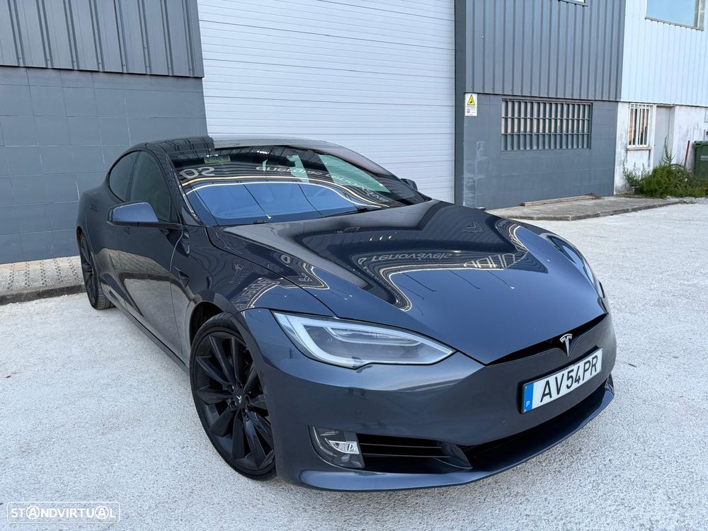 Tesla Model S - 5