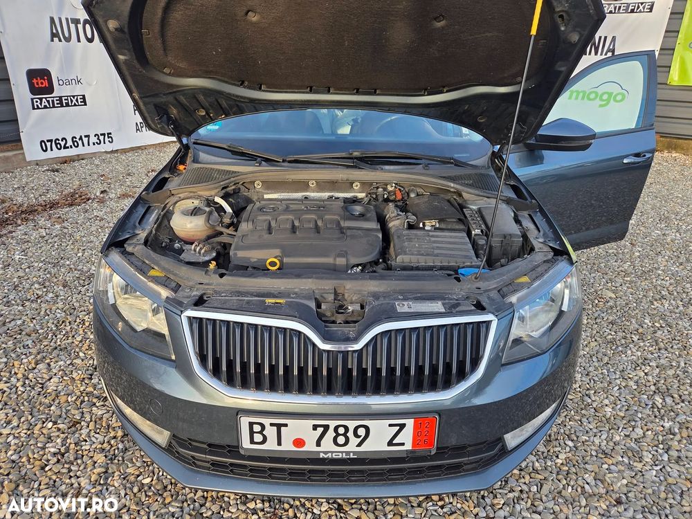 Skoda Octavia 1.6 TDI (Green tec) DSG Style - 11
