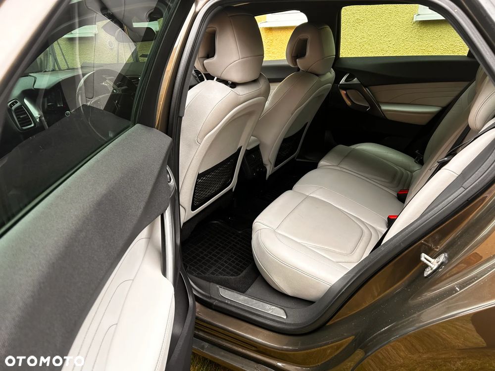 Citroën DS5 HDi 165 SoChic - 11