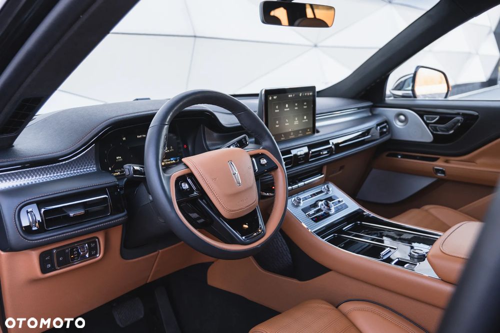 Lincoln Aviator - 14
