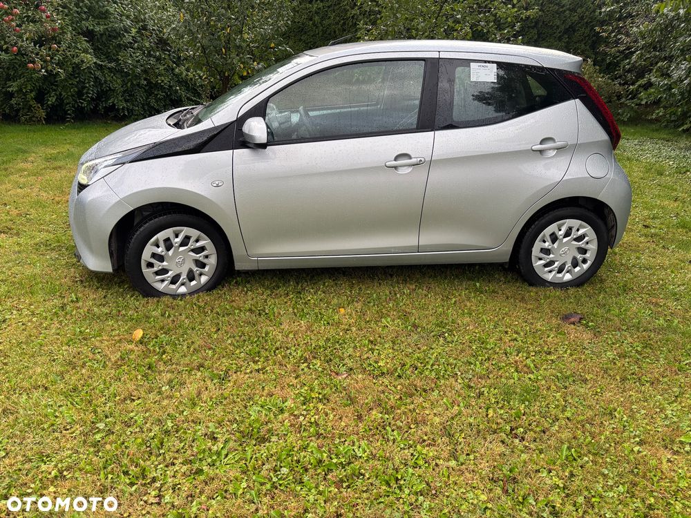 Toyota Aygo x-play - 4