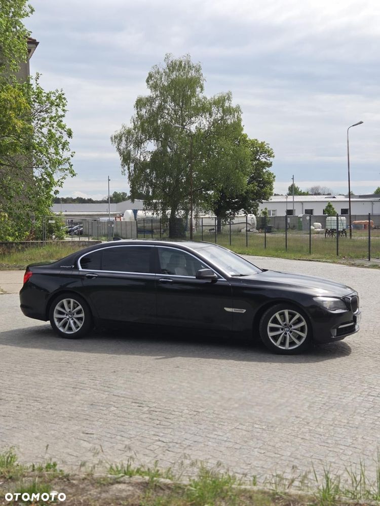 BMW Seria 7 750Li - 7