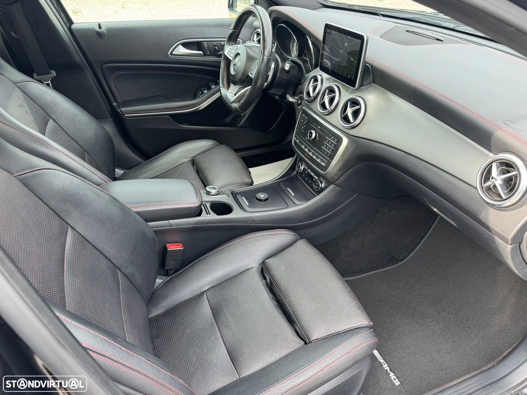Mercedes-Benz GLA 200 - 10
