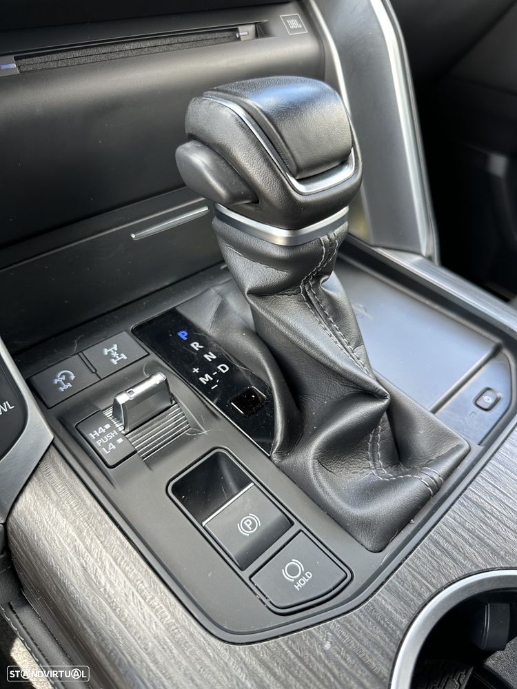 Toyota Land Cruiser 300 70th Anniversary - 48