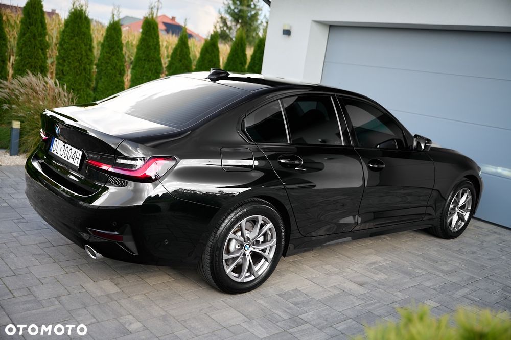 BMW Seria 3 330e Sport Line sport - 15