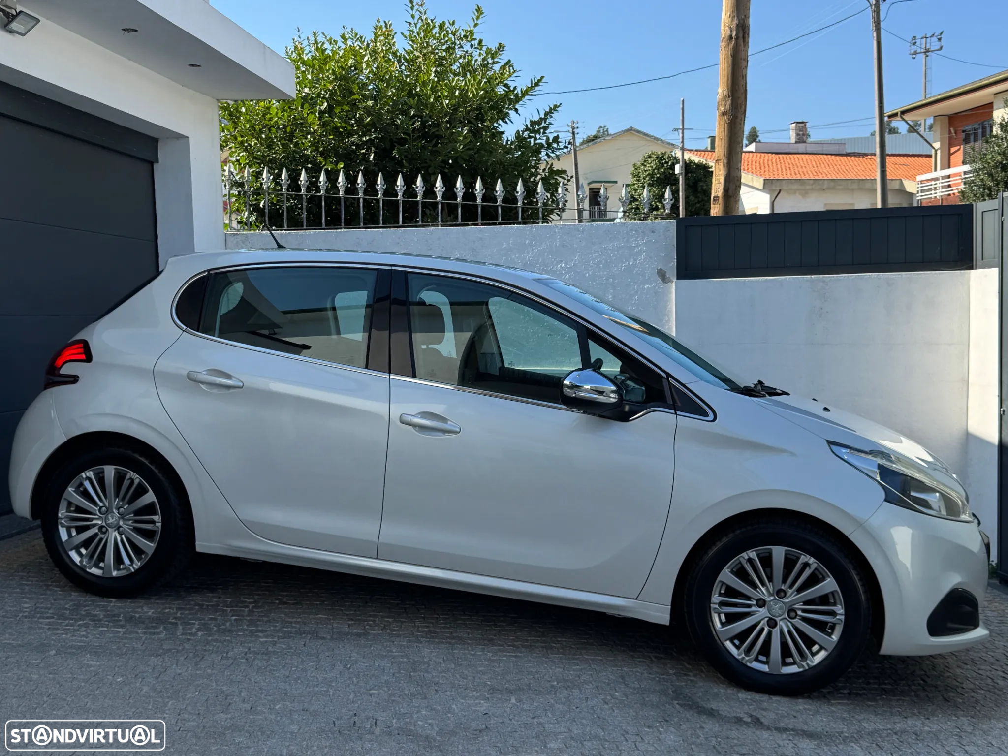 Peugeot 208 PureTech 82 Allure - 4