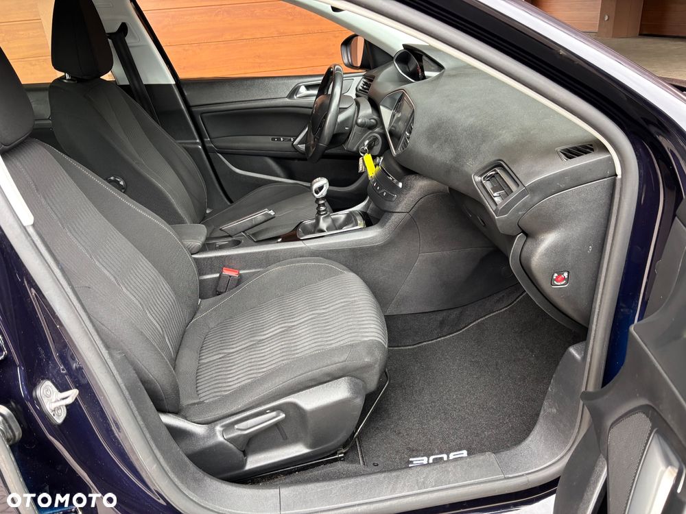 Peugeot 308 125 THP Active - 13