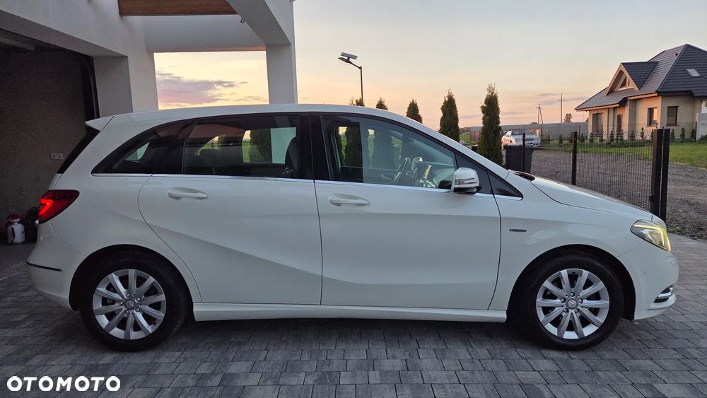Mercedes-Benz Klasa B 180 (BlueEFFICIENCY) - 29
