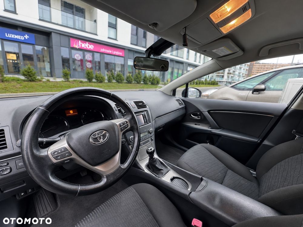 Toyota Avensis 2.0 D-4D Sol+NAVI - 6