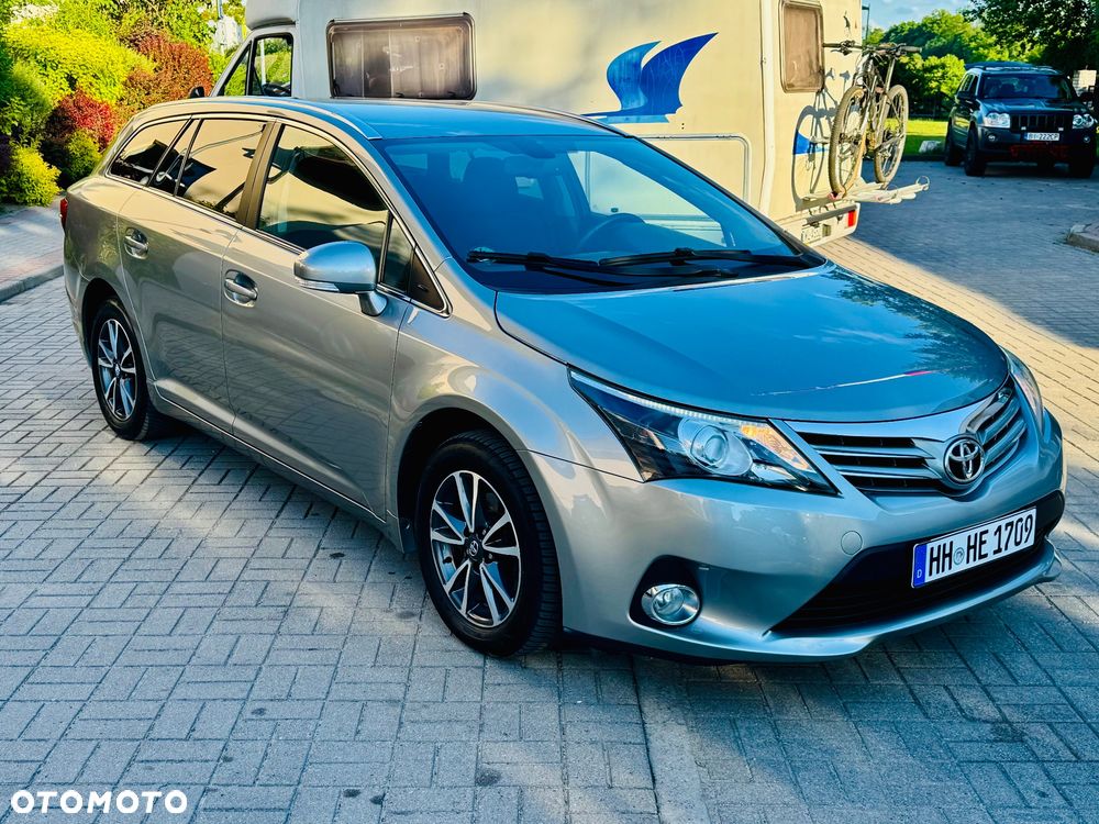 Toyota Avensis 1.8 Premium MS - 13