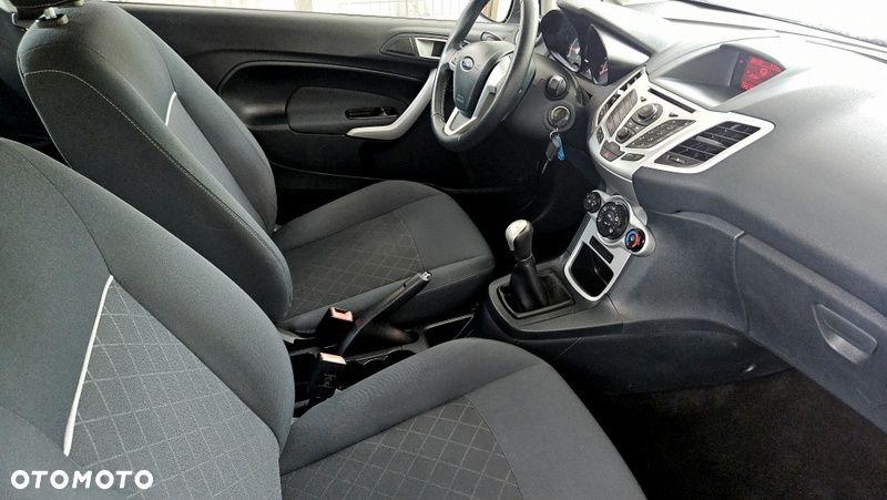 Ford Fiesta 1.25 Titanium - 23