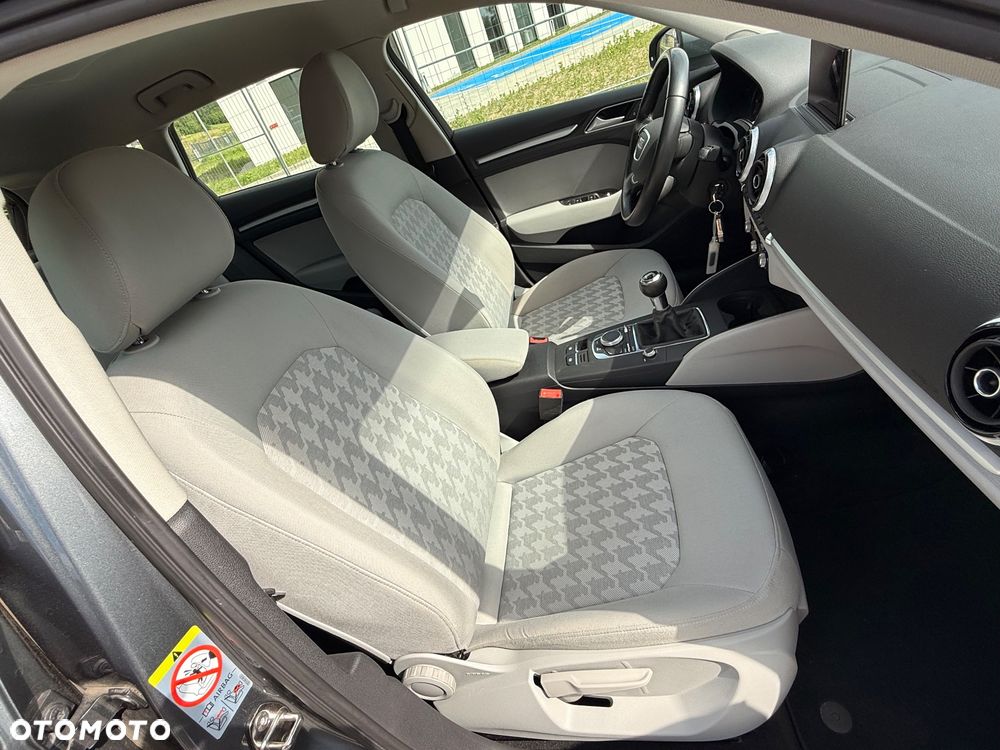 Audi A3 Sportback 1.4 TFSI Attraction - 24