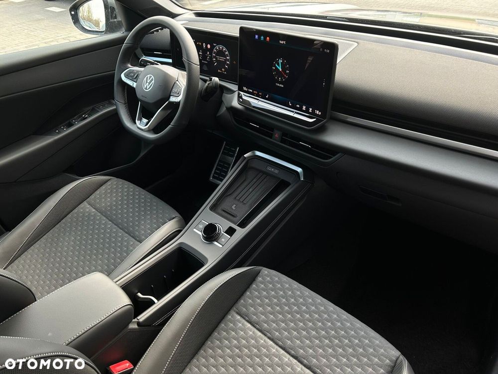 Volkswagen T-Roc - 12