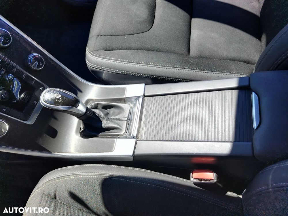 Volvo XC 60 - 8