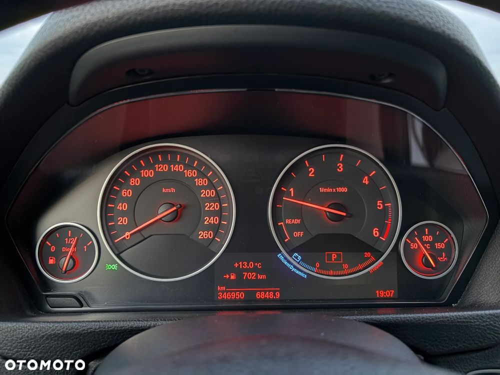 BMW Seria 3 318d Sport Line Shadow - 25