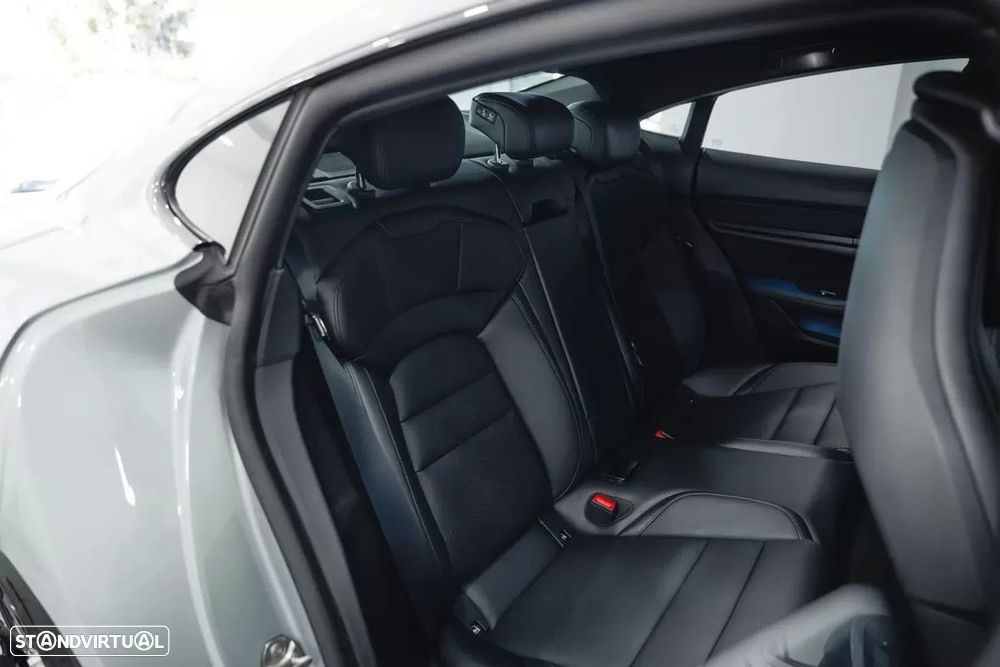 Porsche Taycan 4S - 51