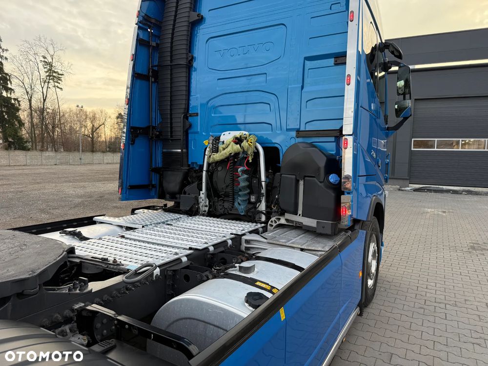 Volvo FH 16 750/RETARDER/SKÓRY/NAVI/XENON/ON1200 L/SPROWADZONY - 7