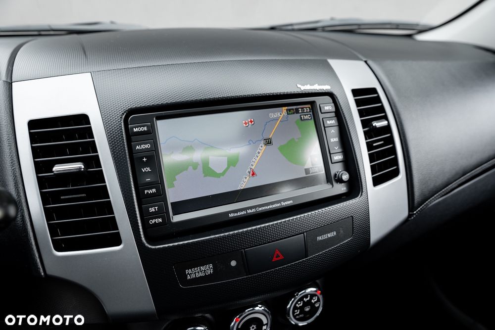 Mitsubishi Outlander 2.4 4WD CVT Intense - 35