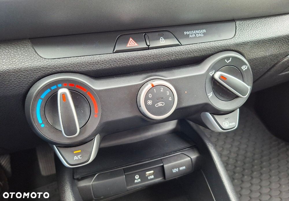 Kia Stonic - 34