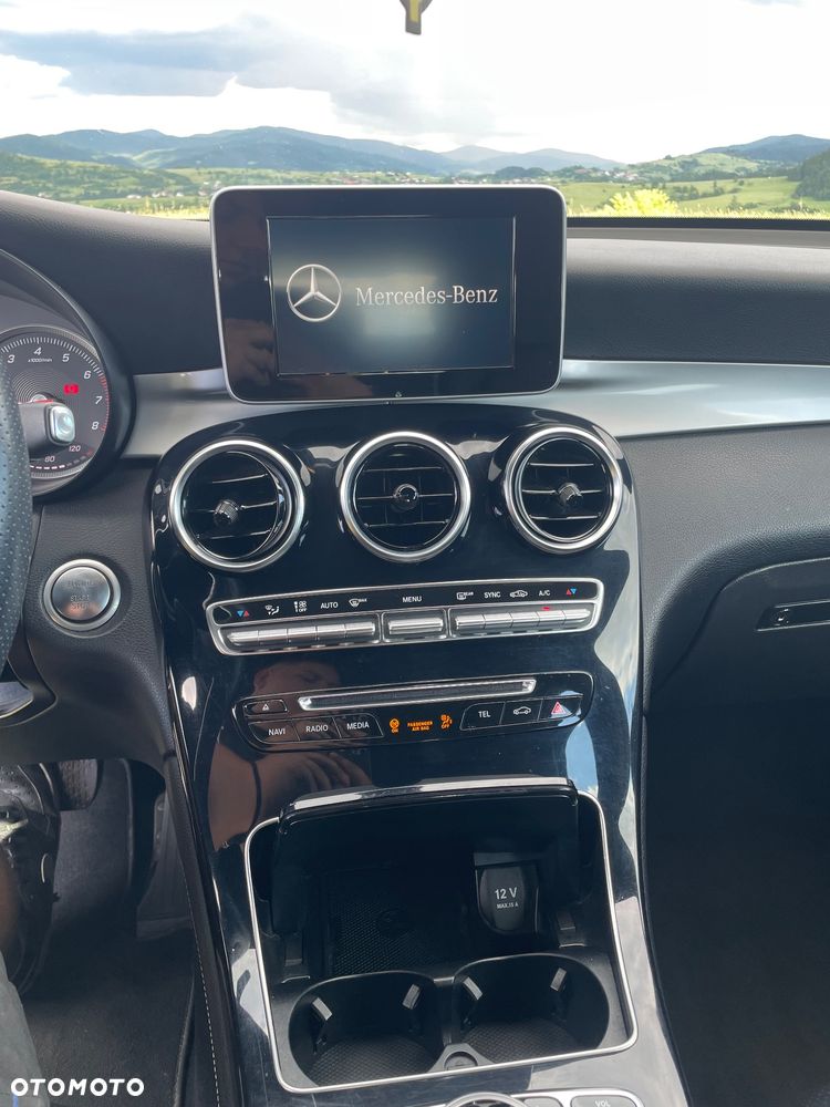 Mercedes-Benz GLC - 21
