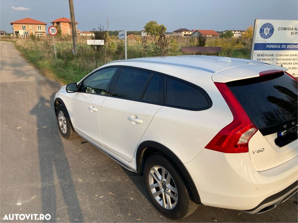 Volvo V60 Cross Country D3 Geartronic Momentum - 3
