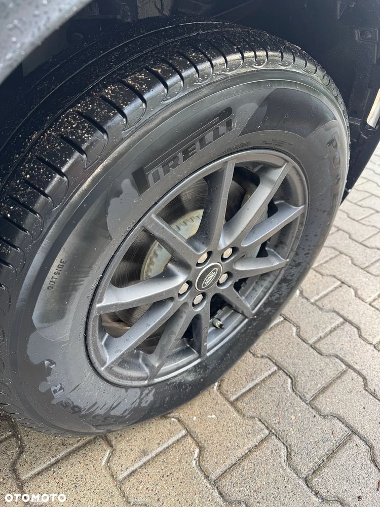 Land Rover Discovery Sport - 16