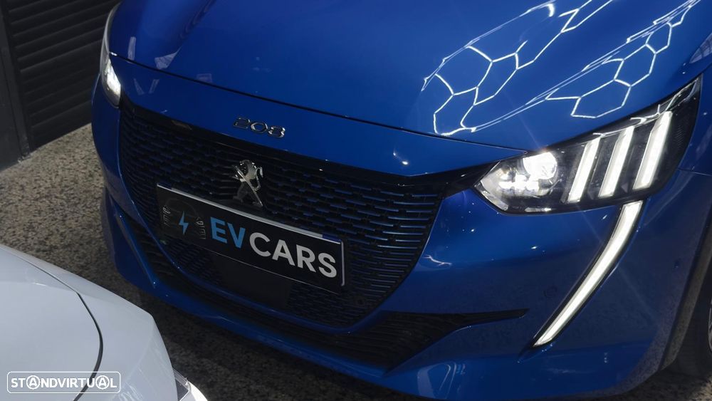 Peugeot e-208 GT - 26