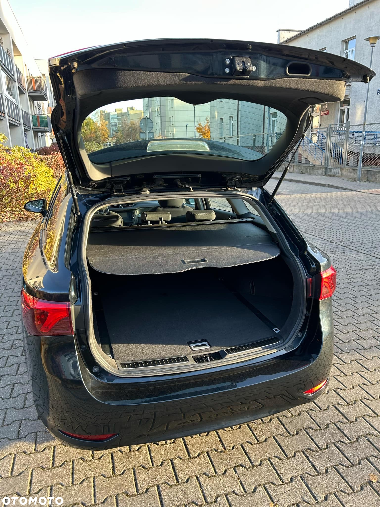 Toyota Avensis 2.0 D-4D Selection - 3