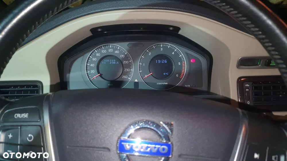 Volvo XC 70 - 8