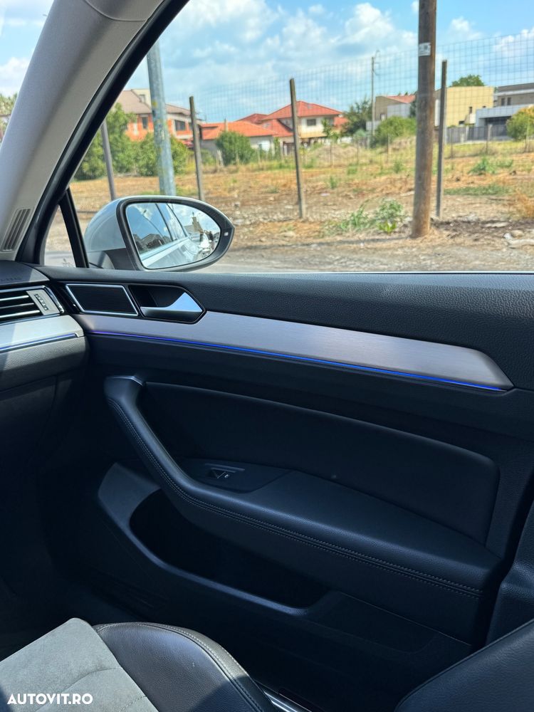 Volkswagen Passat 2.0 TDI DSG Highline - 27