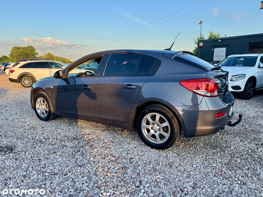 Chevrolet Cruze - 22