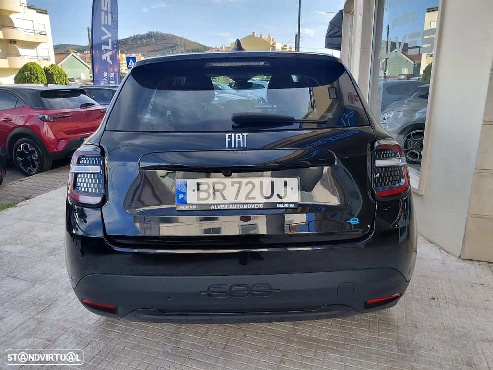 Fiat 600e 54 kWh (RED) - 32