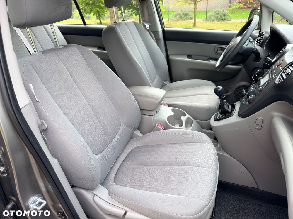 Kia Carens 1.7 CRDi 115 Fifa World Cup Edition - 31
