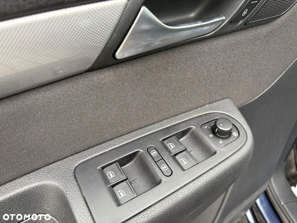 Volkswagen Sharan 2.0 TDI 4Motion BlueMotion Technology Highline - 22