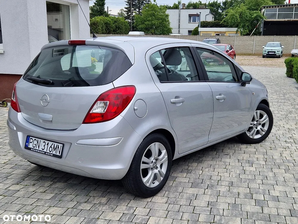 Opel Corsa 1.2 16V Edition 150 - 3