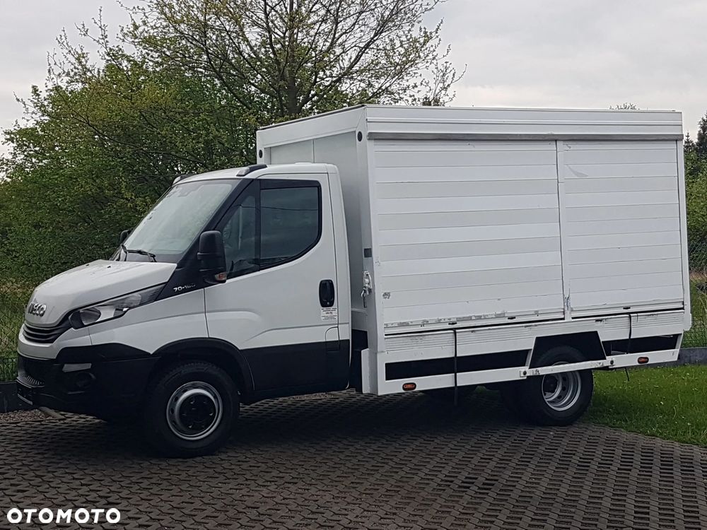 Iveco 70C18 KONTENER ROLETY BOK DO TRANSPORTU WODY 3,23x2,21x1,86 KLIMA DMC 7000KG RAMA PODWOZIE - 2