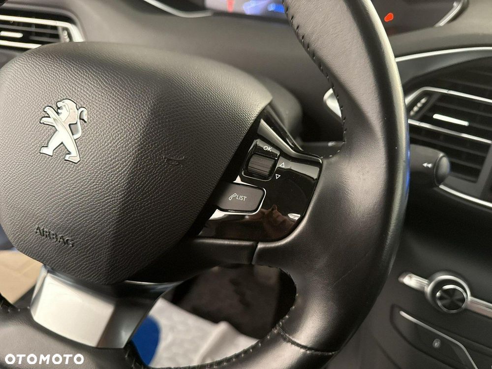 Peugeot 308 - 25