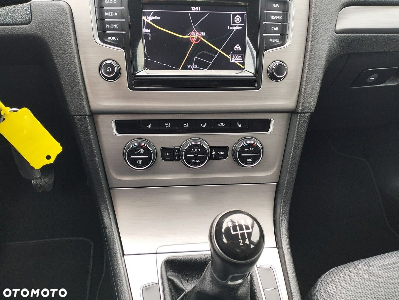 Volkswagen Golf 1.6 TDI BlueMotion Technology Comfortline - 12