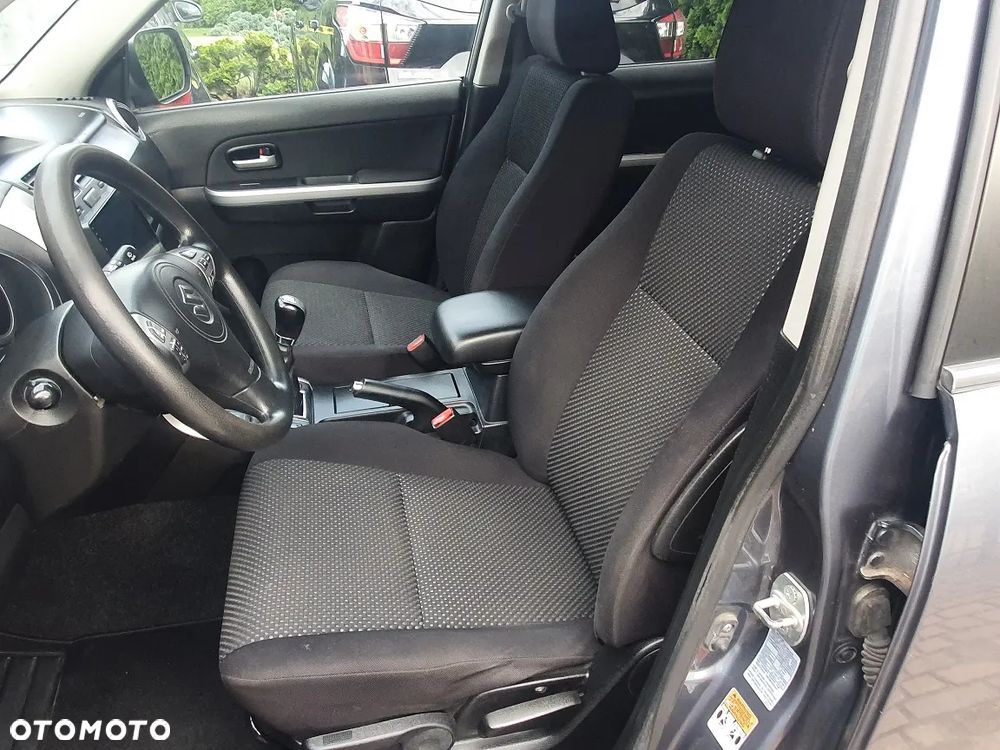 Suzuki Grand Vitara 2.0 Comfort + Family - 10
